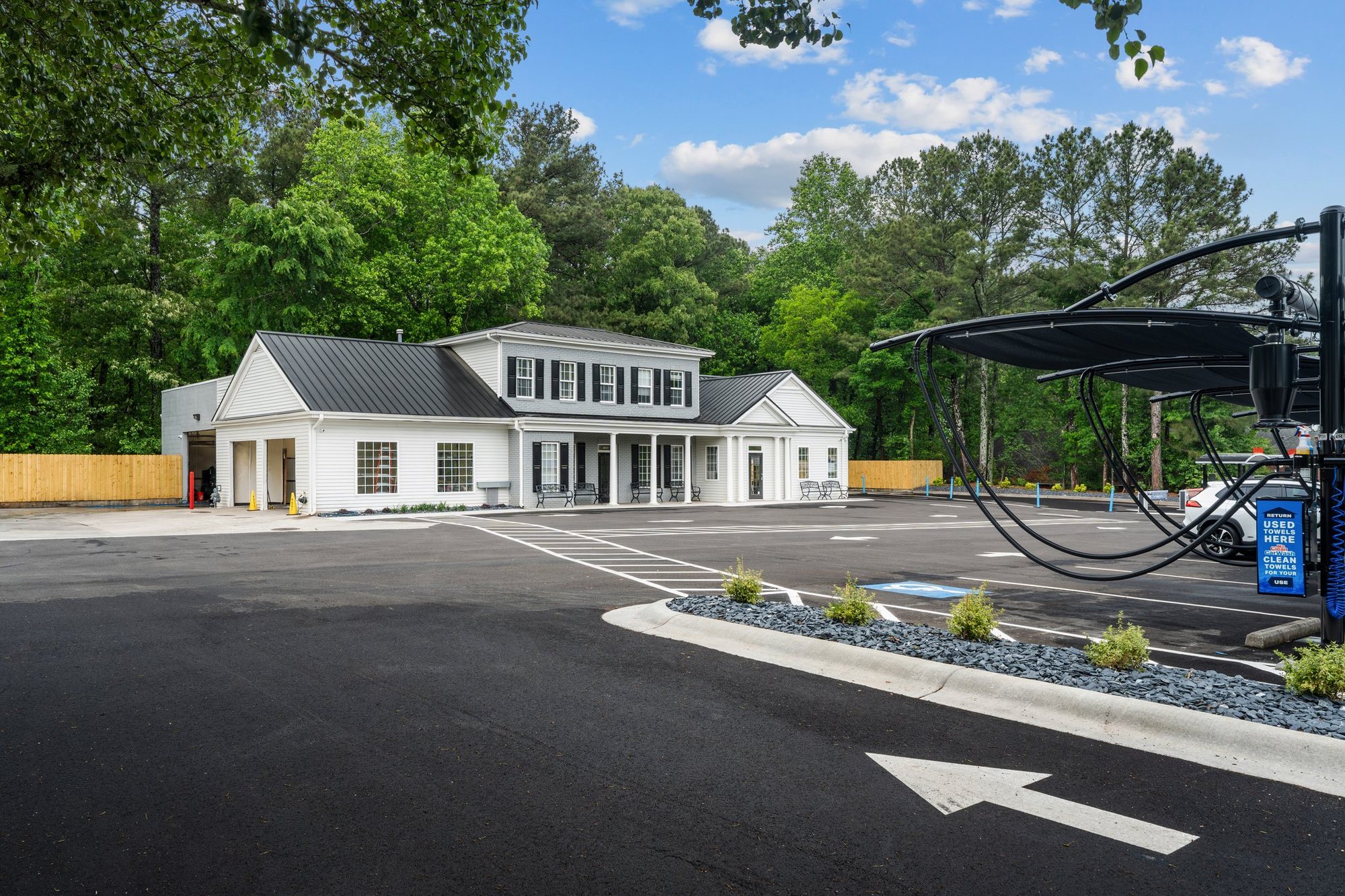 Mr. Clean Car Wash in Dunwoody, GA