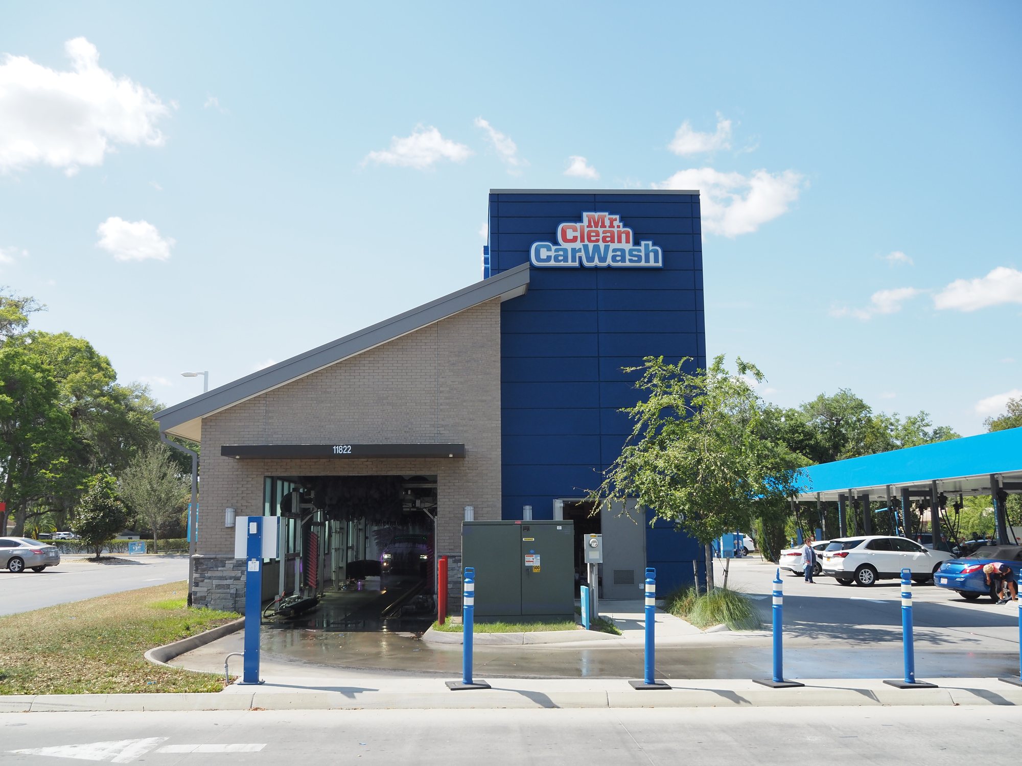 Mr. Clean Car Wash in Oxford, FL