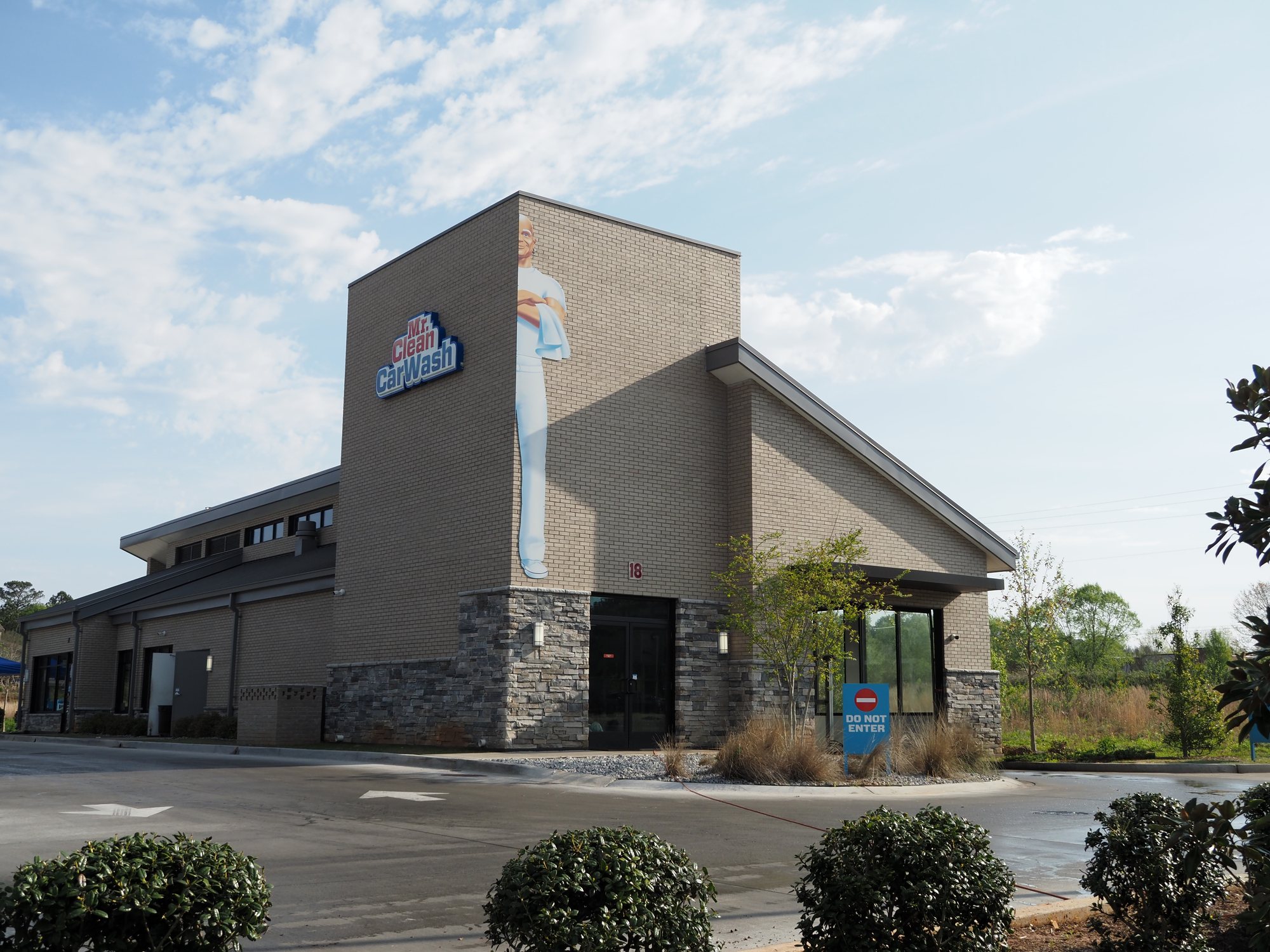 Mr. Clean Car Wash in Sharpsburg, GA